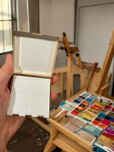 Load image into Gallery viewer, Artist watercolor Brass plated travel pochade pan palette box
