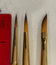 Load image into Gallery viewer, Pocket Sized, Non Roll Portable Travel Brush